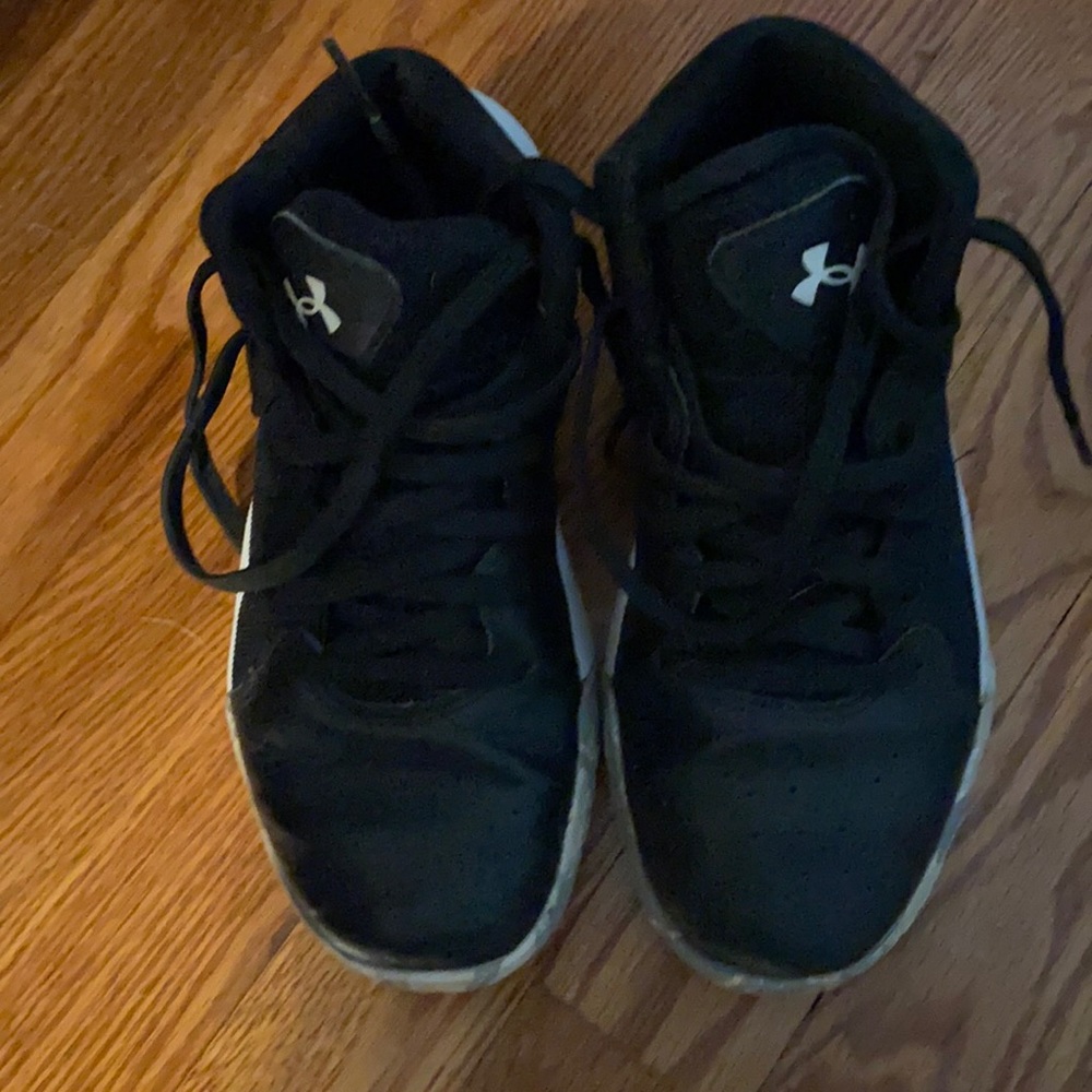 Under armor sneakers size 1